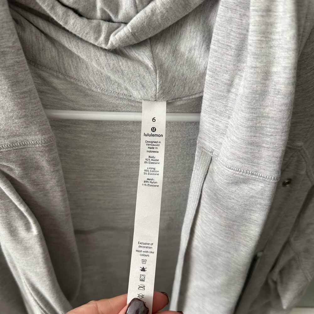 Lululemon sweater/ sweatshirt. Great quality